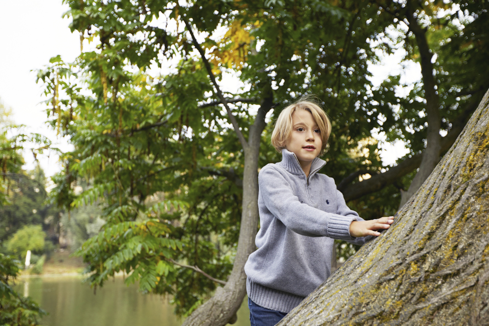 Kinder Potrairt in der Natur,
