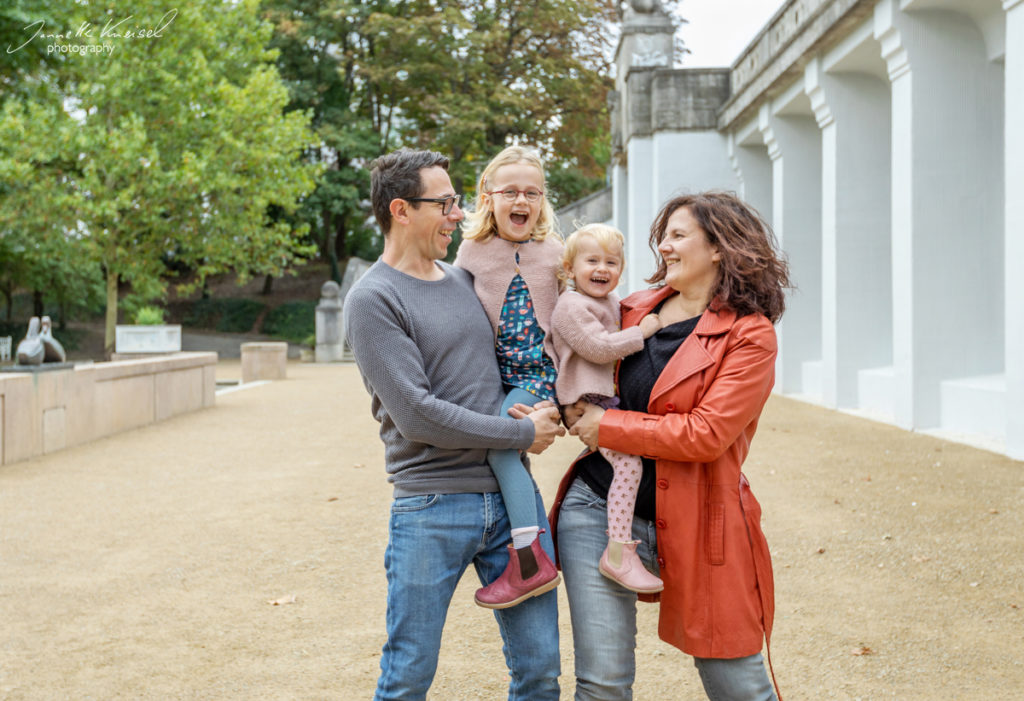 Fotoshooting Kinder zum Lachen bringe