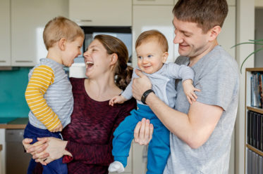 Babyfotograf Berlin zu Hause