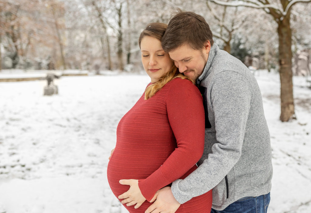 Babybauchshooting, Babybauchfotos Paar, Babybauch Bilder Winter