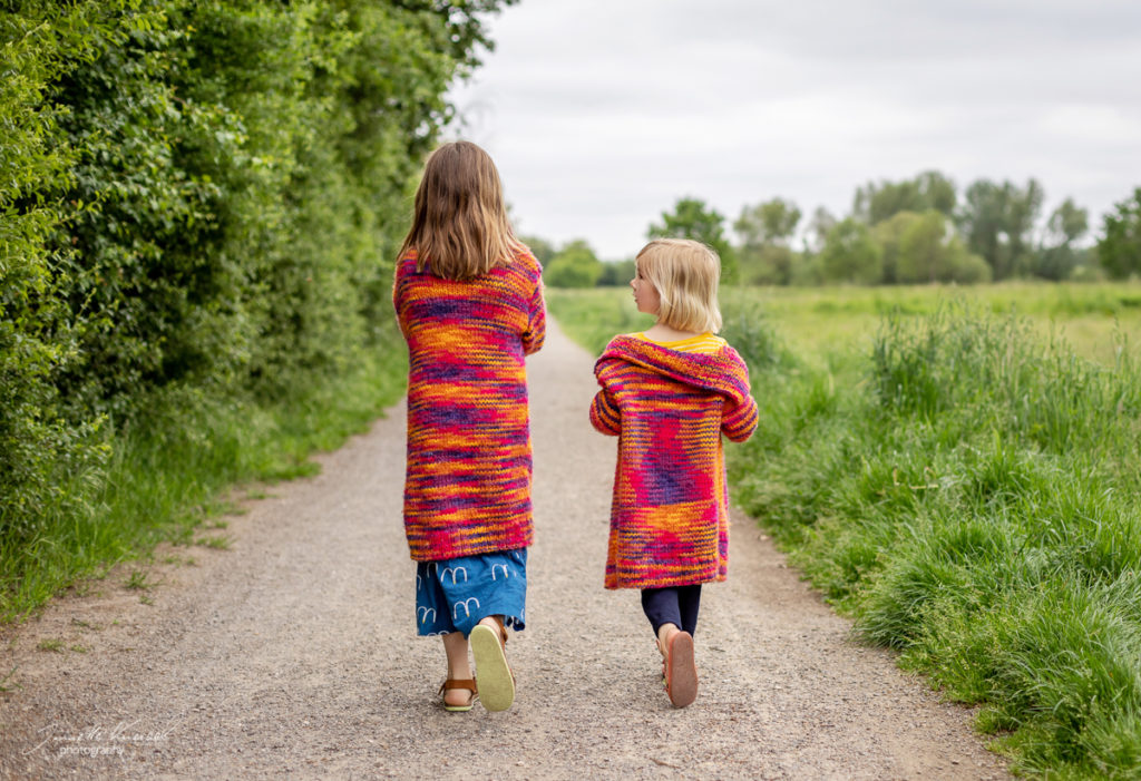 Familienshooting zu Hause & Familienfotografie draußen in der Natur