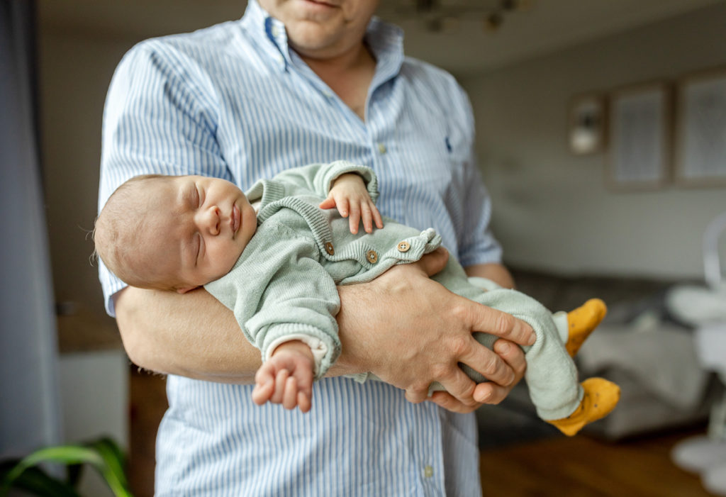 Babyfotografin Berlin, Babyfotoshooting, Babyfoto mit Papa