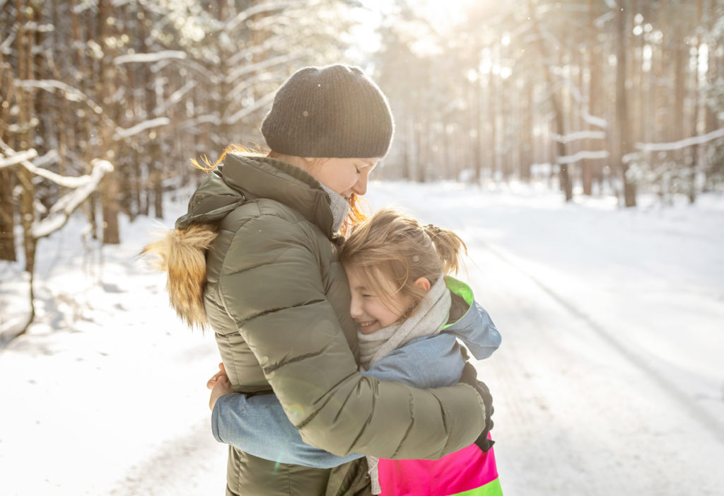 Familienshooting zu Hause & Familienfotografie draußen in der Natur