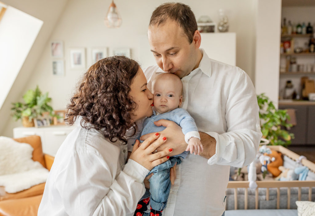 Baby & Familien Fotograf in Berlin Prenzlauer Berg, familienshooting mit baby