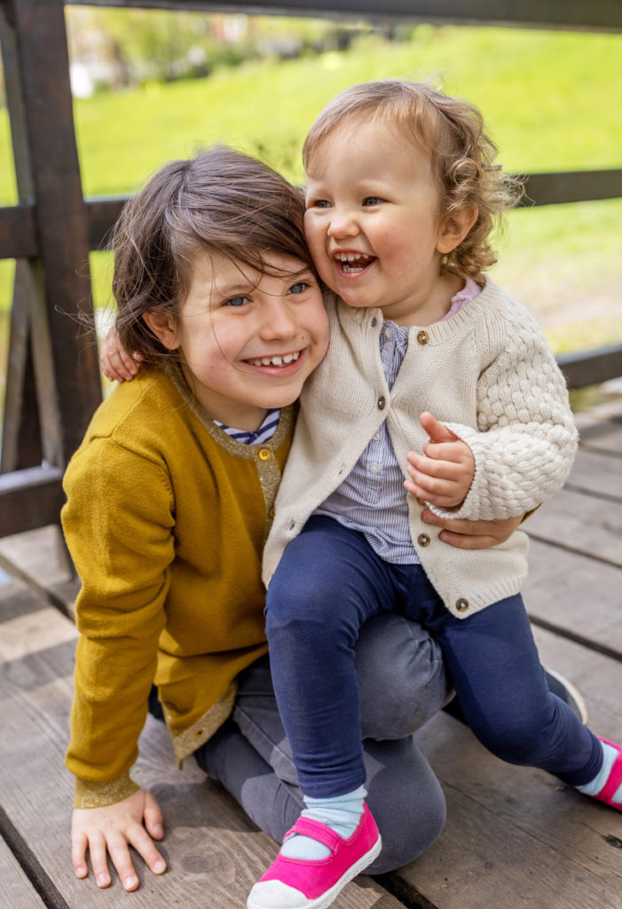 Familienfotos und Babybauch Shooting im Thielpark im Berlin Zehlendorf