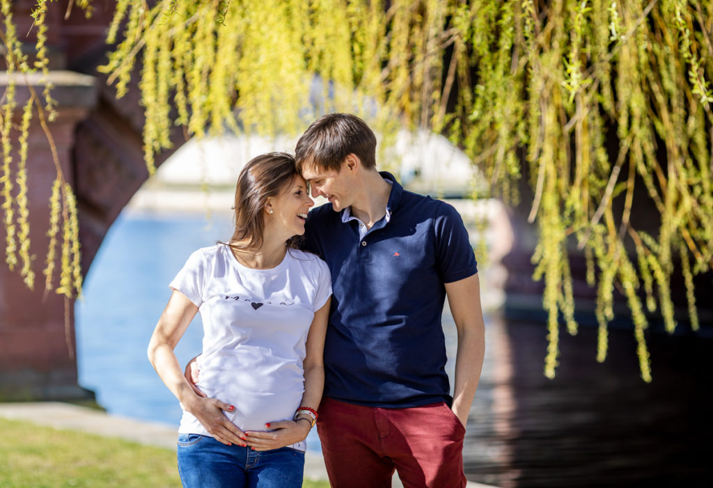 Babybauchfotos im Frühling