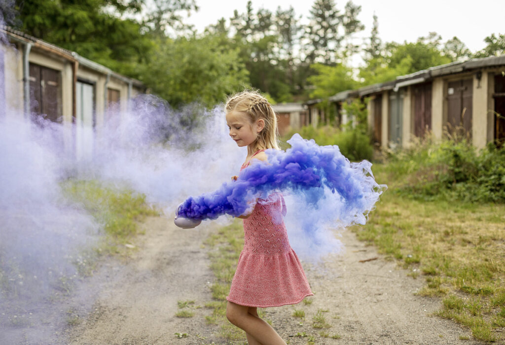 Kinder Fotoshooting mit Rauchfackeln