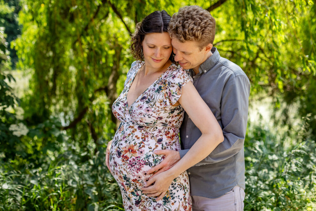 Schwangerschaftsfotos mit Partner, Fotograf Schwangerschaft, Fotograf Babybauch, Babybauch Shooting, mobiler Fotograf